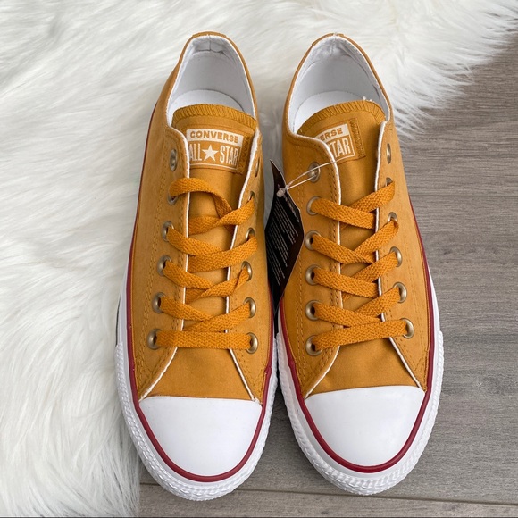 NWT Converse Ctas OX Women’s Shoes - Picture 2 of 9